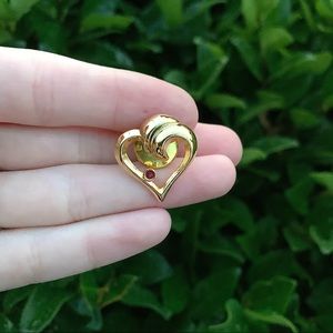 Vintage Small Gold Color Heart Outline Lapel Pin Style